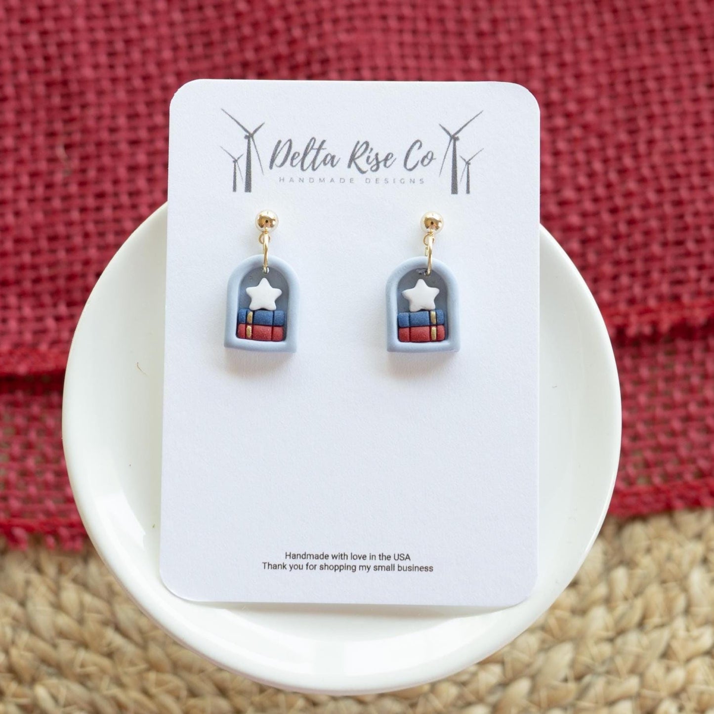 Mini 4th of July Bookshelf With Star