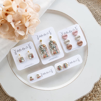 Oversized Book Stack Stud